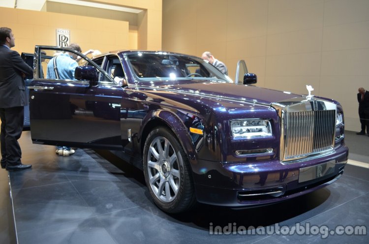 Front right three quarter of the Rolls Royce Phantom Celestial Edition