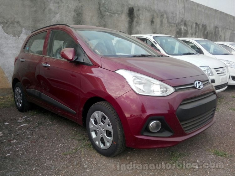 Hyundai Grand i10 demo car front three quarters