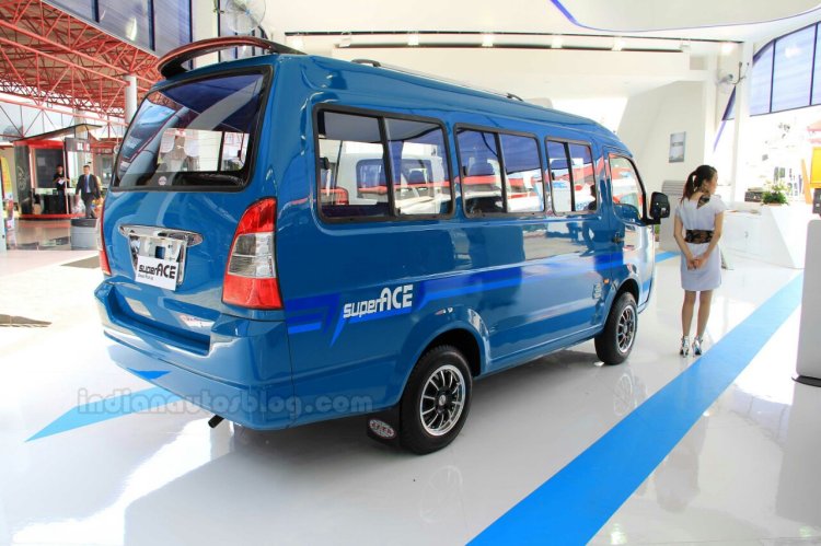 Tata Super Ace Angkot rear