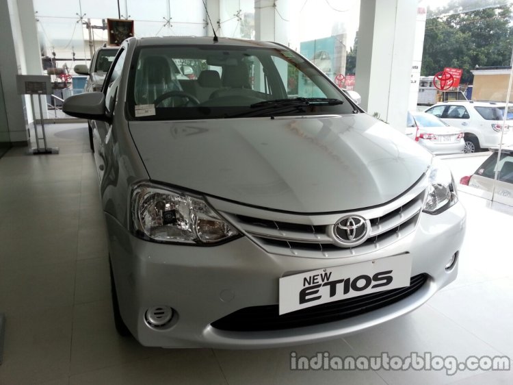 Toyota Etios Xclusive front