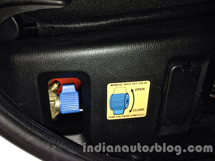 Tata Nano emax CNG CNG cylinder (under driver seat)
