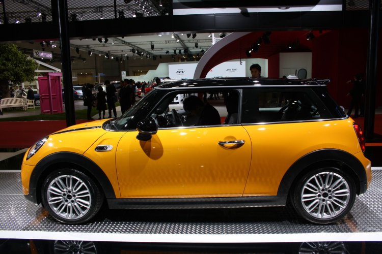 2014 MINI side