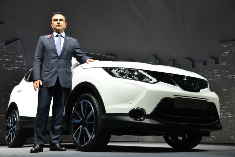 2014 Nissan Qashqai with Mr Carlos Ghosn