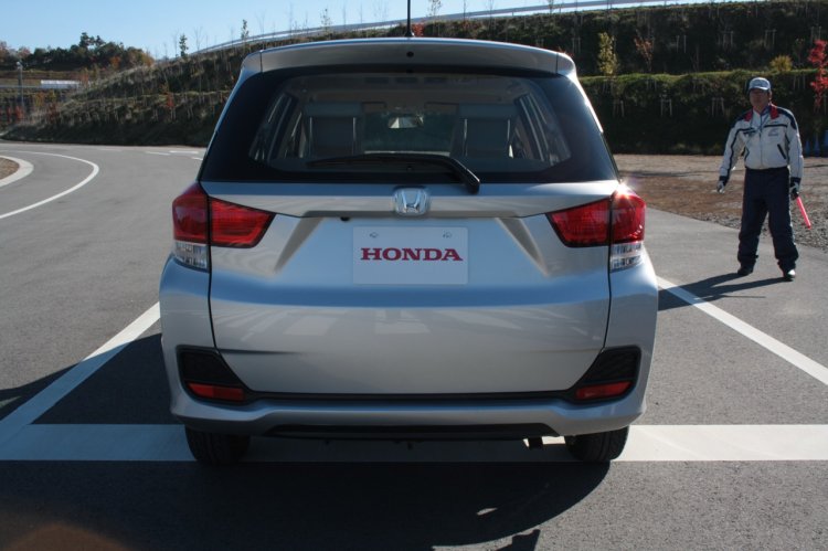 Honda Mobilio rear at the Twin Ring Motegi