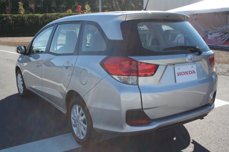 Honda Mobilio rear three quarters at the Twin Ring Motegi