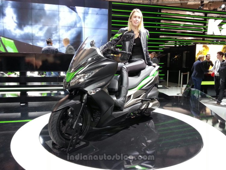 EICMA Kawasaki J300 premieres