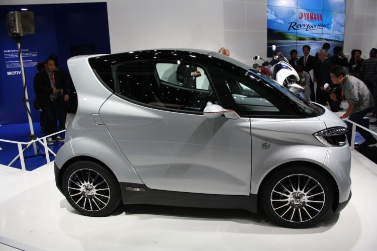 Yamaha MOTIV side