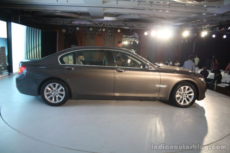 BMW 7 Series facelift side India launch