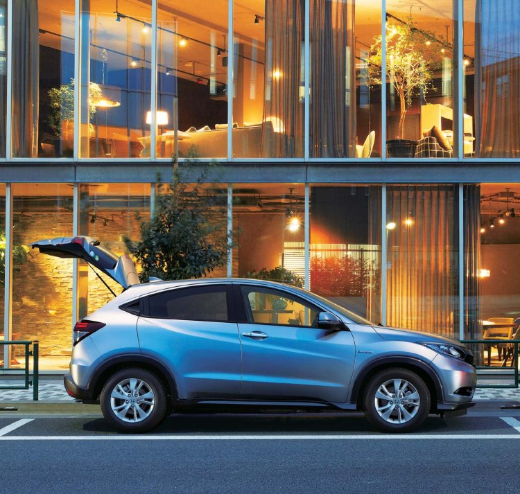 Honda Vezel Launched side