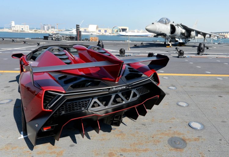 Lamborghini Veneno Roadster World Premiere rear