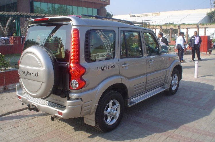 mahindra scorpio hybrid auto expo
