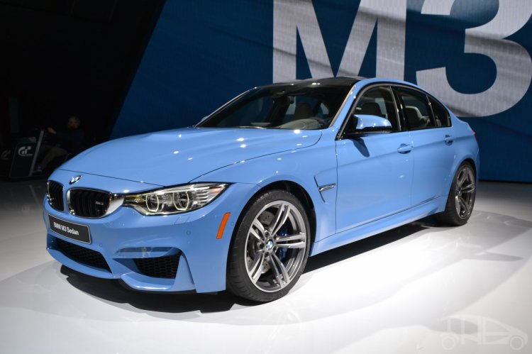 2014 BMW M3 at 2014 NAIAS front quarter
