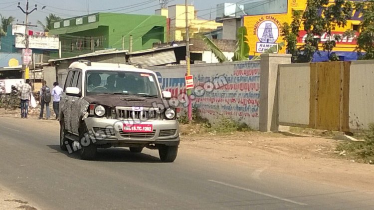 2014 Mahindra Scorpio facelift IAB reader spied
