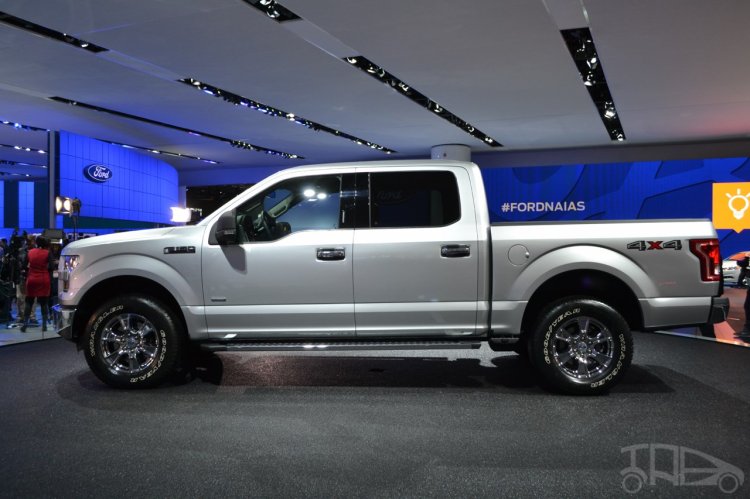 2015 Ford F-150 side view at NAIAS 2014