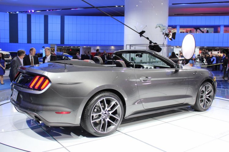 2015 Ford Mustang Convertible at 2014 NAIAS side 2