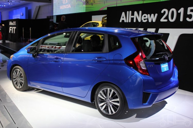 2015 Honda Fit at 2014 NAIAS rear quarter