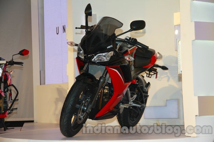 Hero HX250R front three quarter left