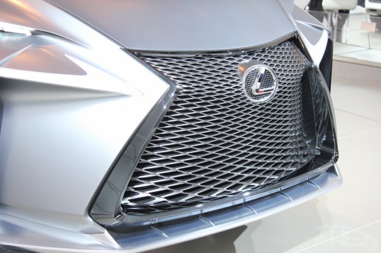 Lexus LF-NX Concept grille at NAIAS 2014
