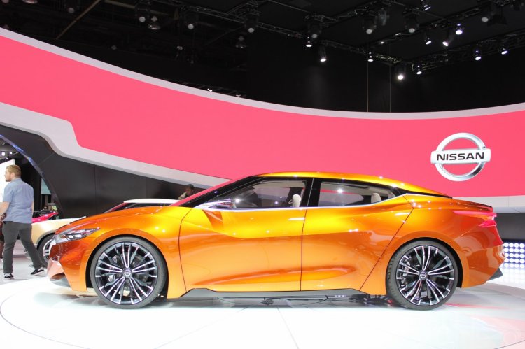 Nissan Sport Sedan Concept at 2014 NAIAS side