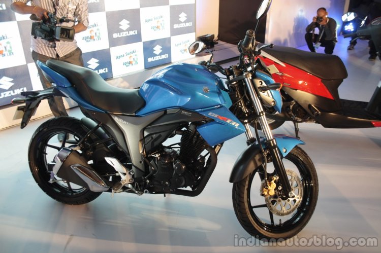 Suzuki Gixxer side view