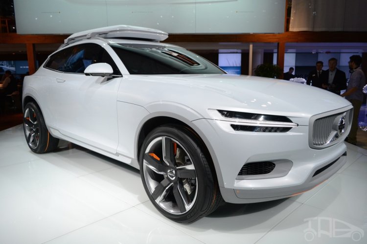 Volvo Concept XC Coupe front three quarters at NAIAS 2014