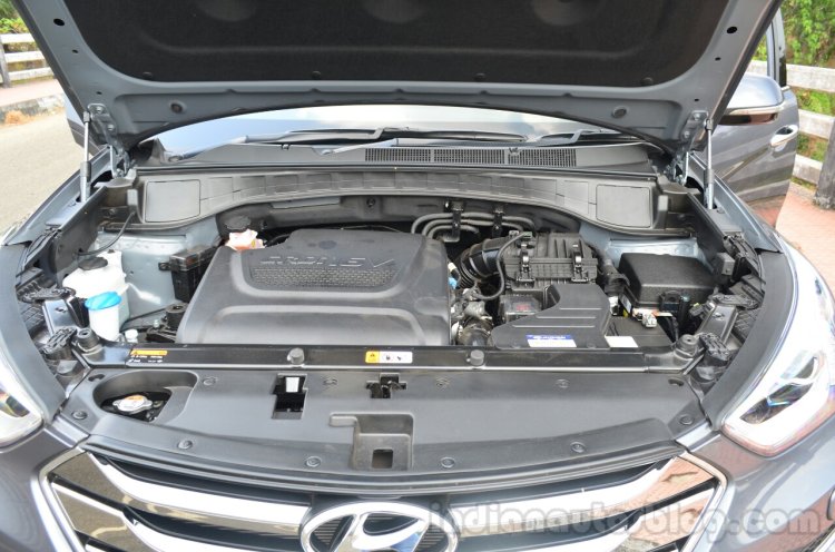 2013 Hyundai Santa Fe Review engine