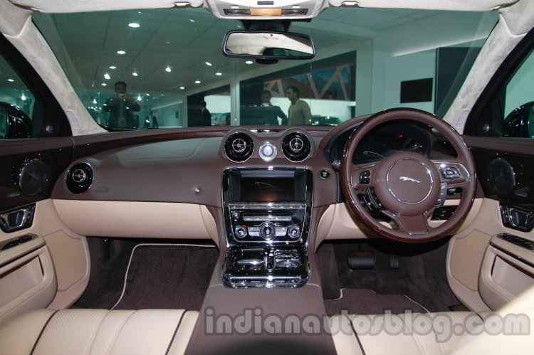 2014 Jaguar XJ dashboard at Auto Expo 2014