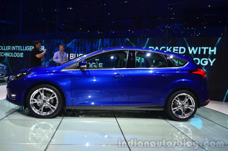 2015 Ford Focus Facelift side at Geneva Motor Show