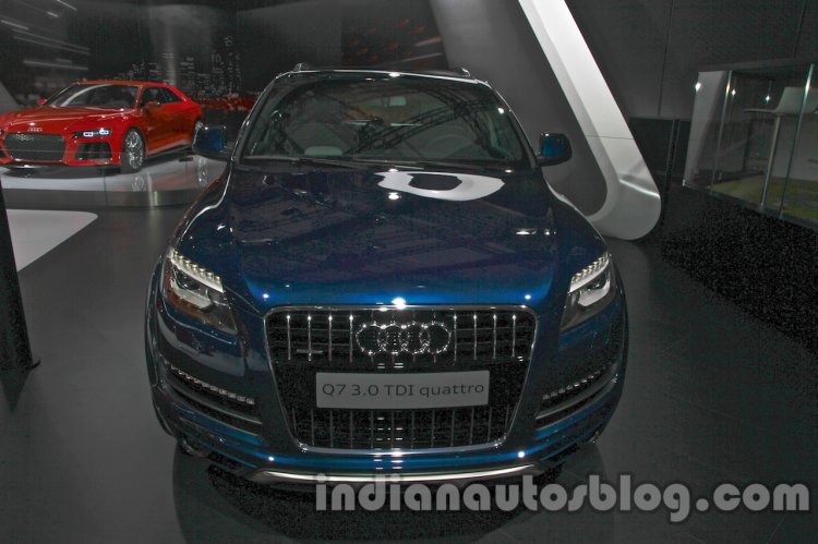 Audi Q7 special edition Auto Expo front
