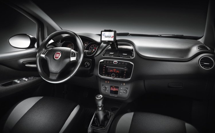 Fiat Punto facelift dashboard press image 2012