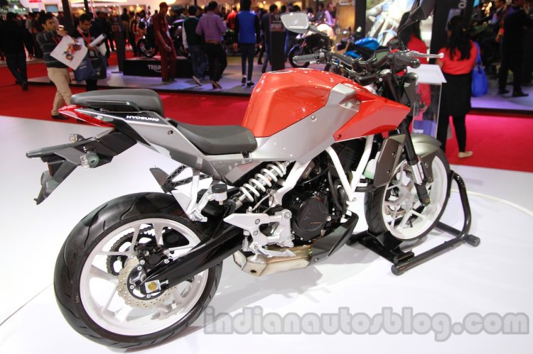 Hyosung GD 250N rear three quarters left at Auto Expo 2014