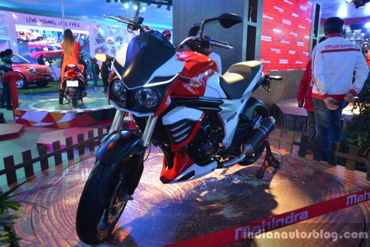 Mahindra Mojo front three quarter left live