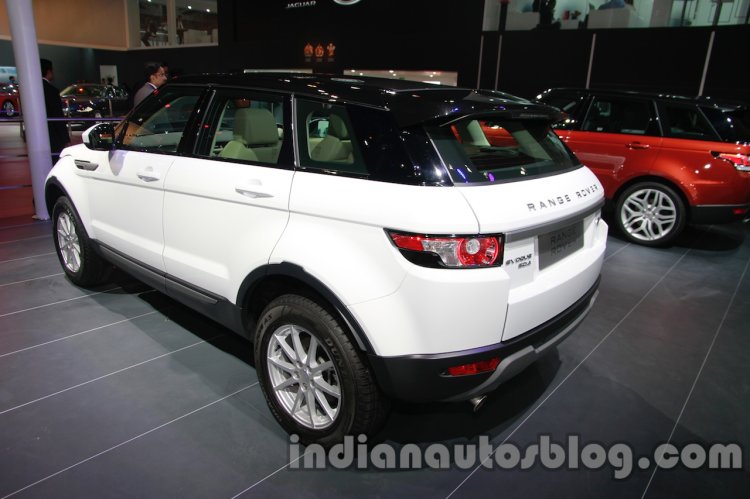 Range Rover Evoque 9-speed rear three quarters left at Auto Expo 2014