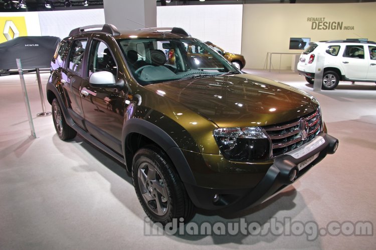 Renault Duster Adventure Edition front three quarters at Auto Expo 2014