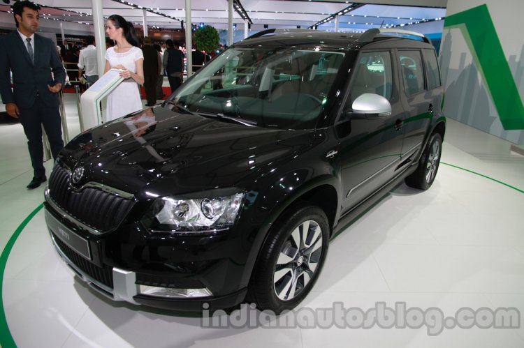 Skoda Yeti facelift front three quarters at Auto Expo 2014