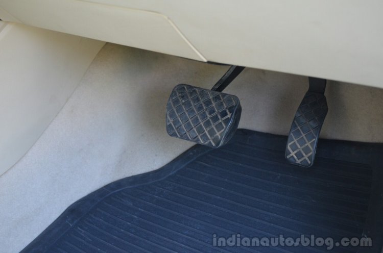 VW Vento TSI Review foot well