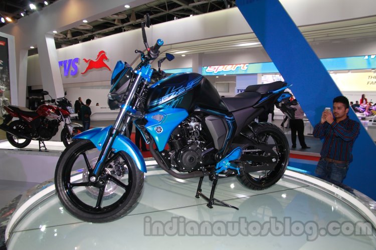 Yamaha FZ-S Concept Auto Expo side