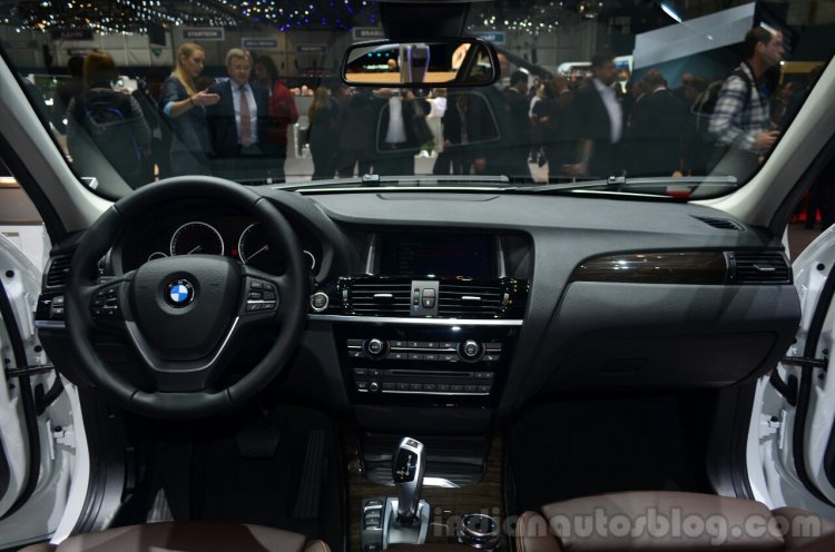 2015 BMW X3 dashboard detail - Geneva Live