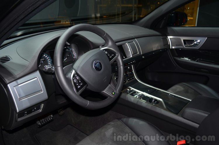 2015 Jaguar XFR-Sport diesel dashboard - Geneva Live