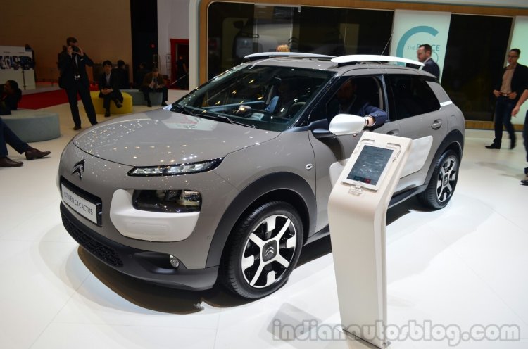 Citroen C4 Cactus front three quarter left - Geneva Live