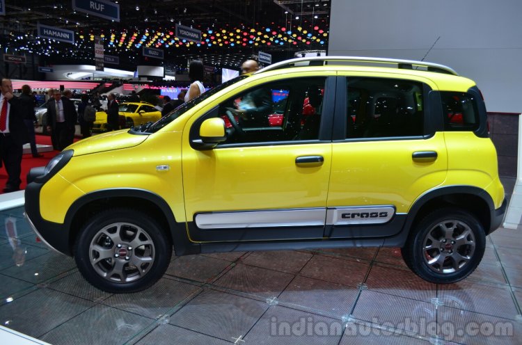 Fiat Panda Cross side profile - Geneva Live
