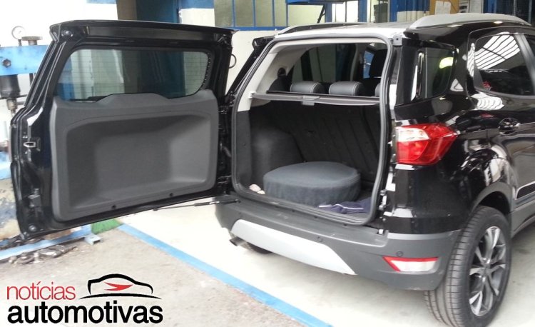 Ford Ecosport Brazil Modified tailgate open