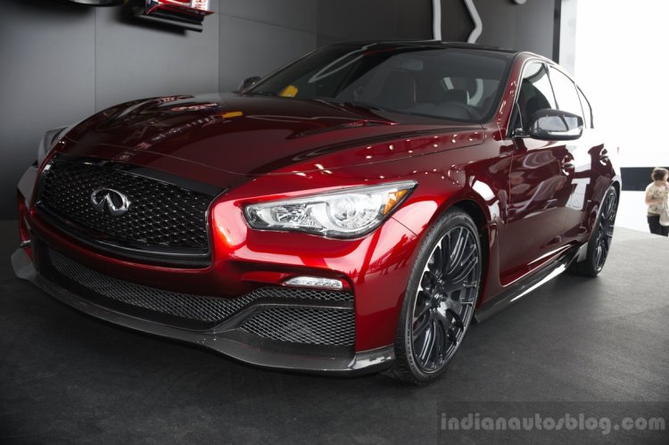 Infiniti Q50 Eau Rouge front three quarters at the 2014 Goodwood Festival of Speed