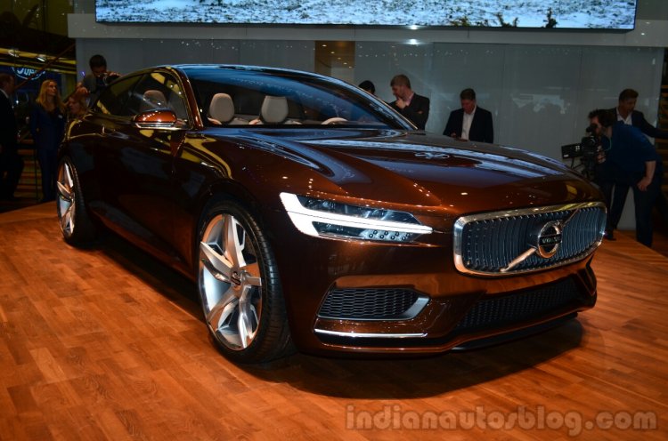 Volvo Concept Estate front three quarter headlamp detail - Geneva Live