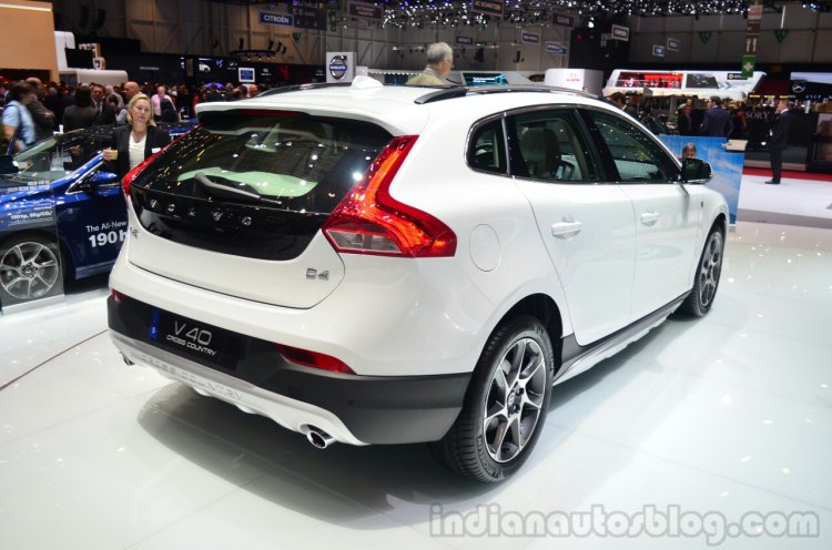 Volvo V40 Cross Country Ocean Race Special Edition rear three quarters