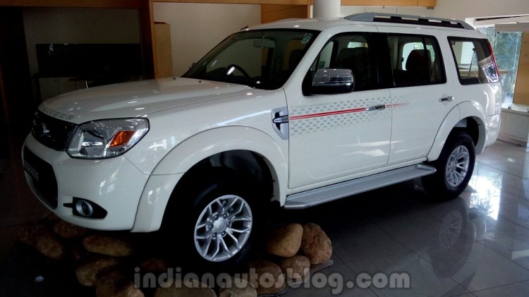 2014 Ford Endeavour side - Live image