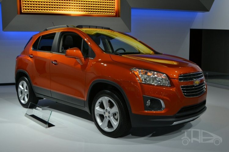2015 Chevrolet Trax at 2014 New York Auto Show - front three quarter right