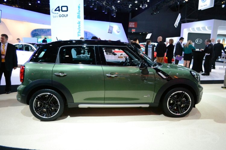 2015 MINI Countryman Facelift at 2014 New York Auto Show - side