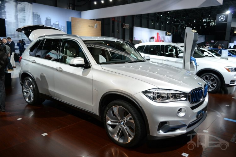 BMW Concept X5 eDrive at 2014 New York Auto Show - front three quarter