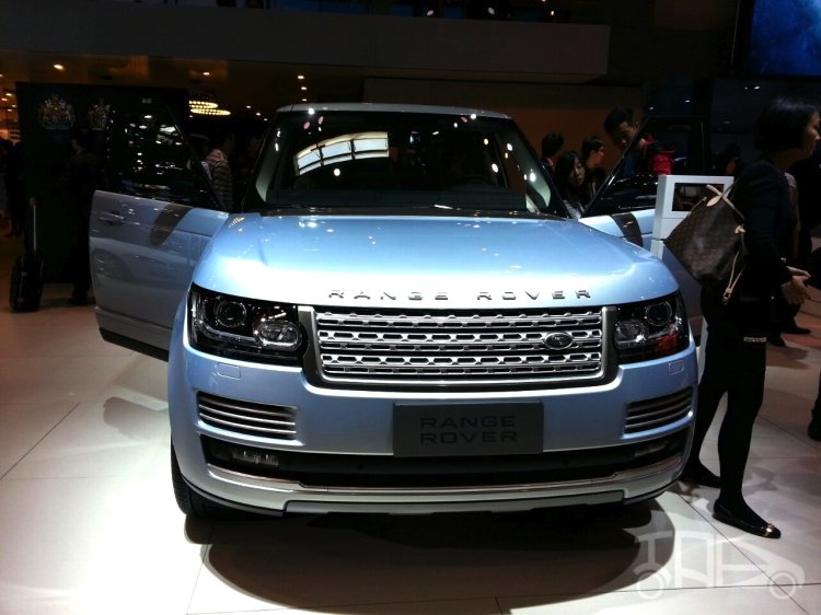 Range Rover Hybrid Long Wheelbase front at Auto China 2014